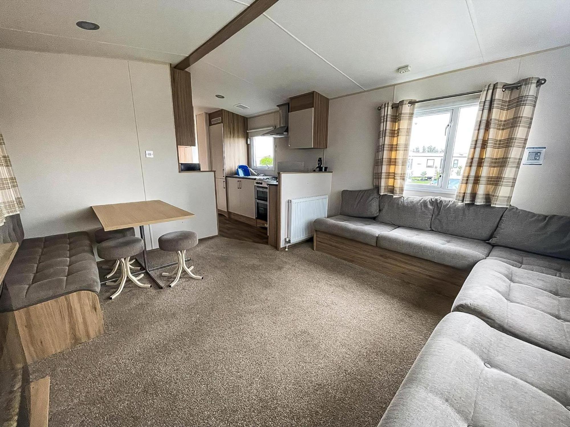 Superb 6 Berth Caravan At St Osyth Beach, Near Clacton-On-Sea Ref 28008Mc Eksteriør bilde